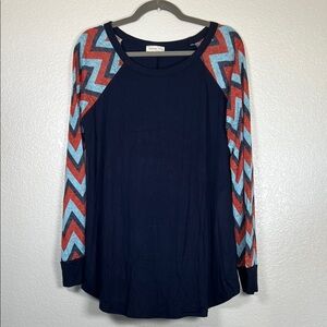 Navy blue chevron striped sleeve top, size large